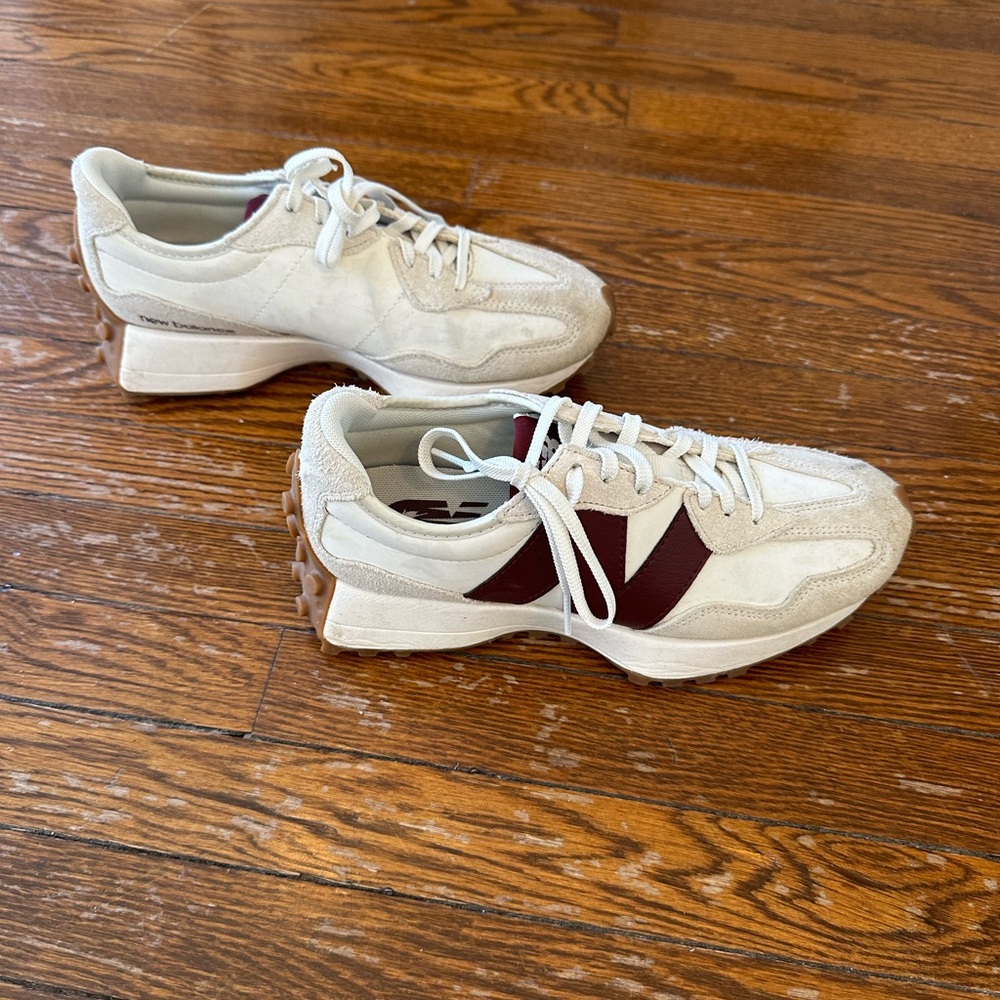 Women’s new balance 327s